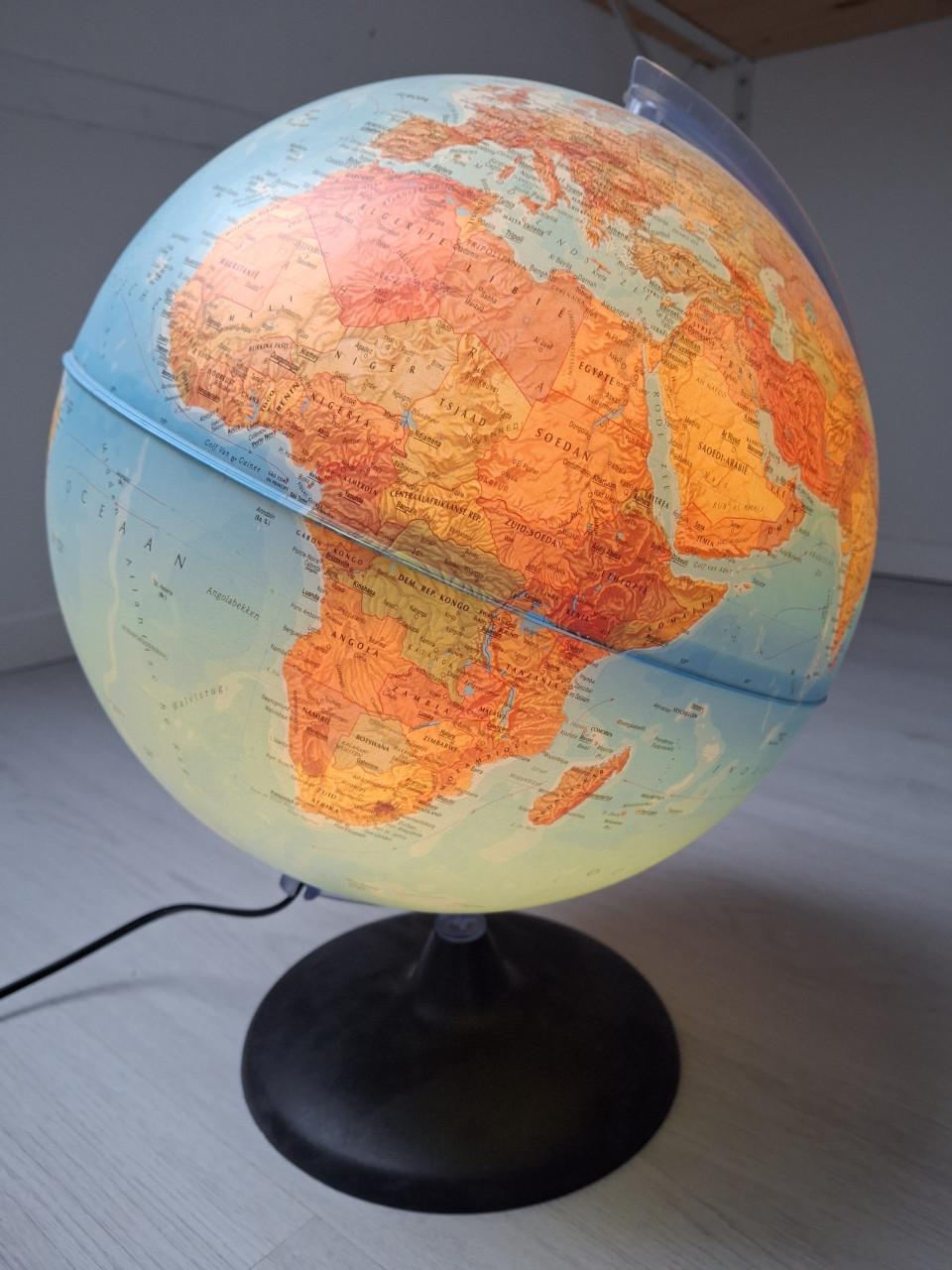 Globe, wereldbol met verlichting