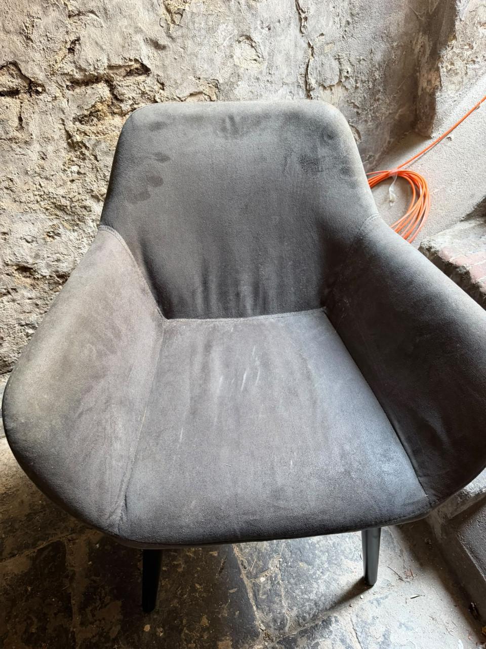 4 prachtige eetkamerstoelen – Zo goed als nieuw -