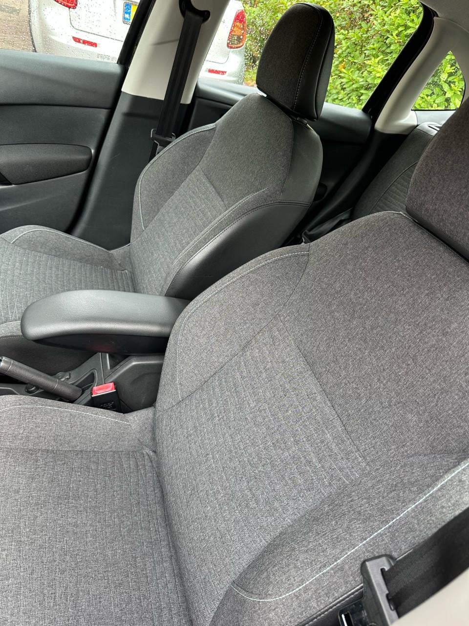 Citroën C3 1.2 PureTech Collection (2015),  82.413 km, netjes onderhouden
