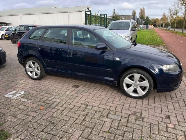 Audi A3 sportback 2.0 fsi attraction