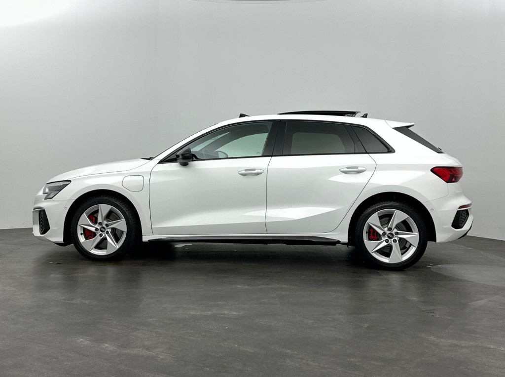 Audi A3 sportback 45 tfsi e s-line pano b&o matrix carplay