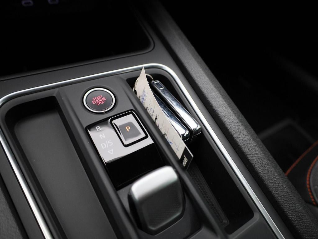 Seat Leon 1.0 etsi fr business intense | automaat | navigatie | stoel/stuur