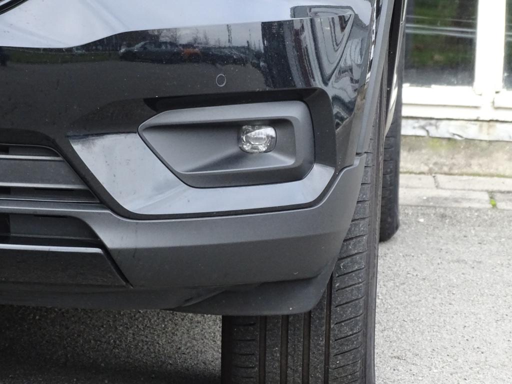 Volvo XC40 recharge p8 awd r-design