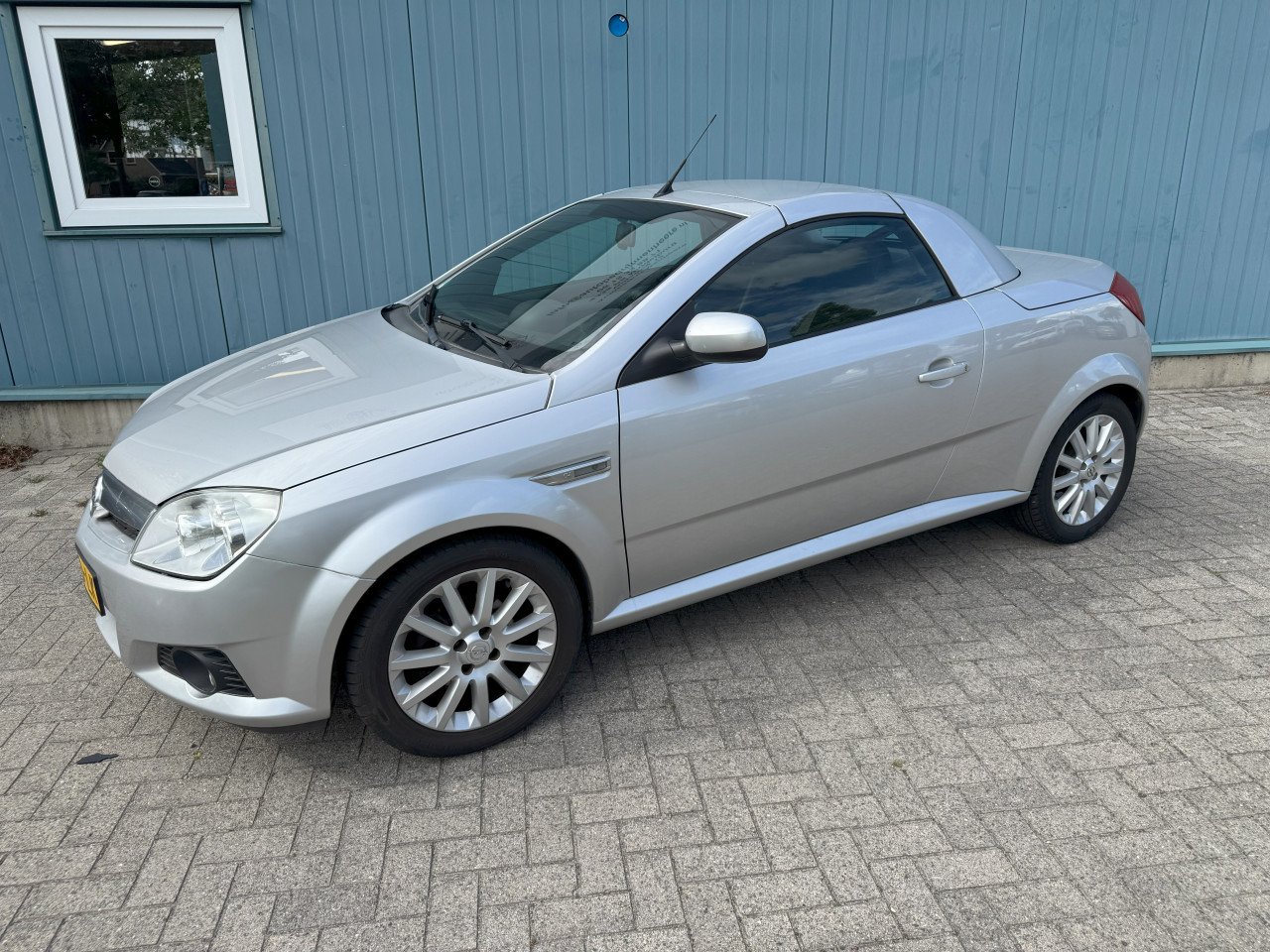 Opel Tigra Twintop 1.4 2010