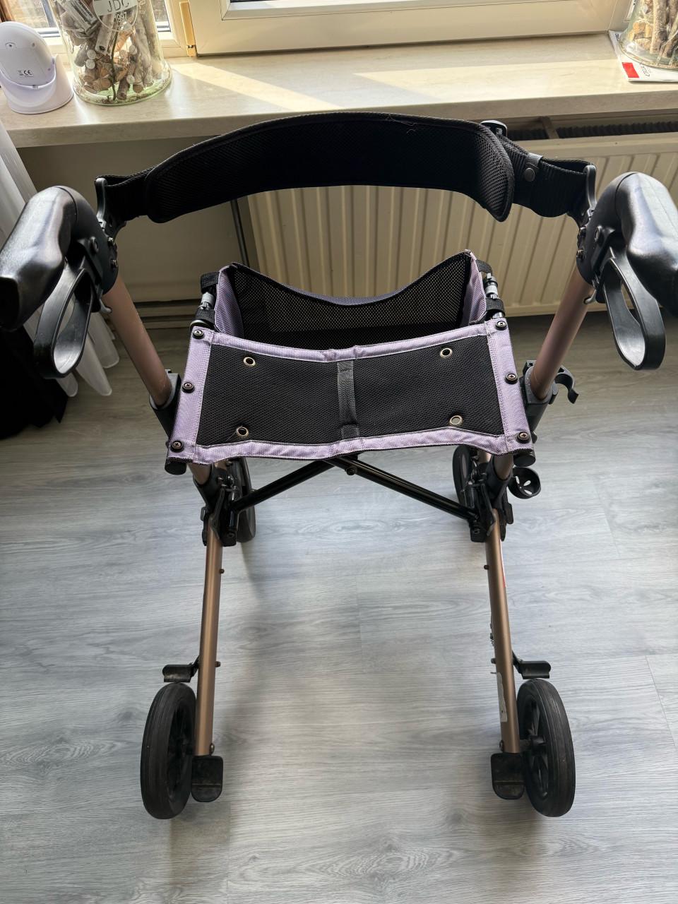 Te koop: WheelzAhead rollator zo goed als nieuw !
