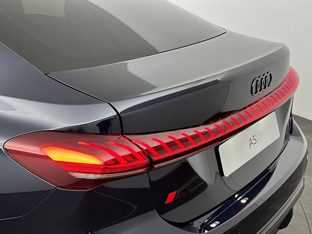 Audi A5 limousine s edition 35 tfsi 110 kw / 150 pk limousine 7 vers