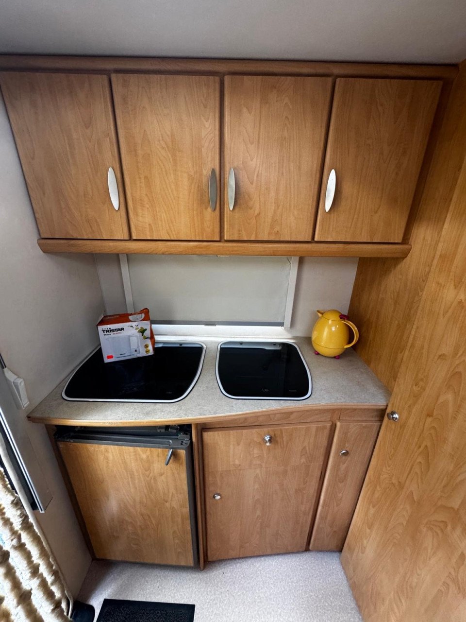 Caravelair Solariria 2005 met voortent , vast bed en boiler