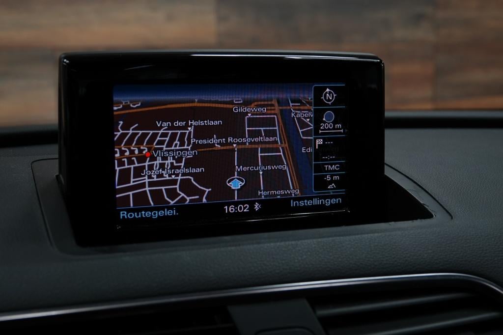 Audi Q3 1.4 tfsi | pano | stoelverw. | cruise | trekhaak |