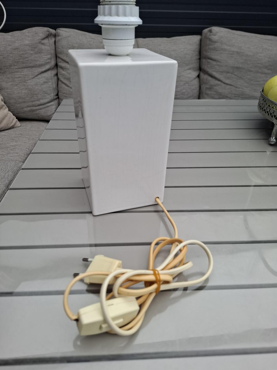 Vintage Tafellamp van Velsen Delfts Wit .