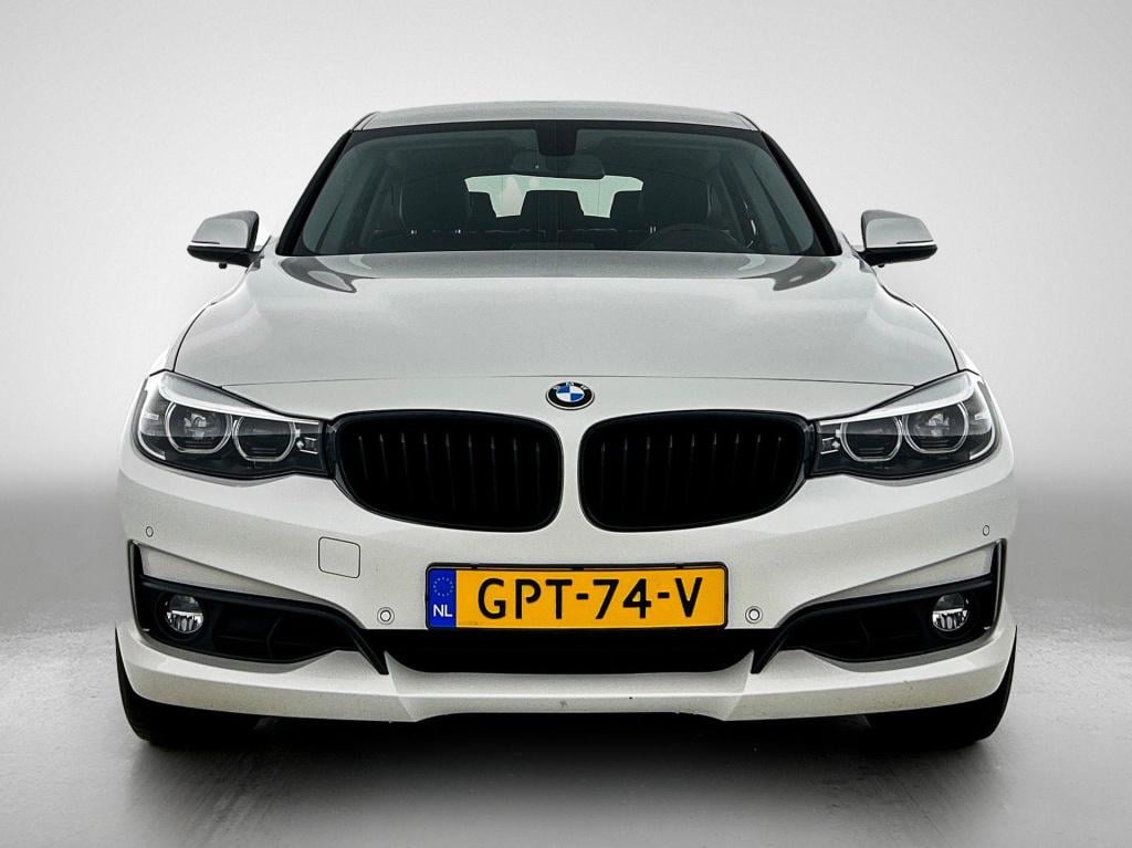 BMW 3-serie 320i xdrive executive | automaat | navigatie | leder | climate 