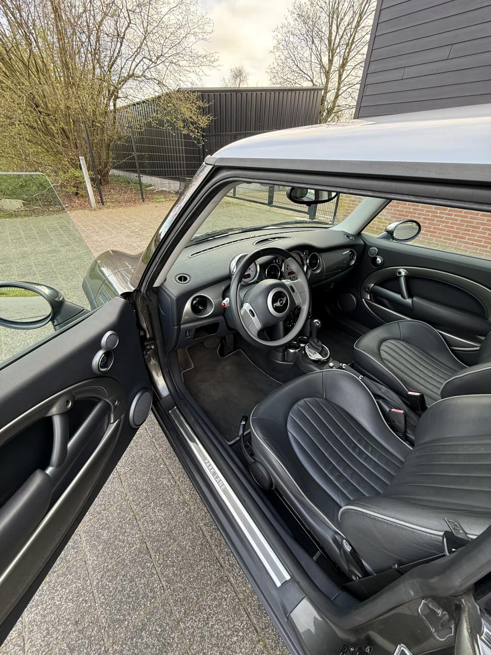 Mini Cooper 1.6 Parklane Automaat 111DKM 2006