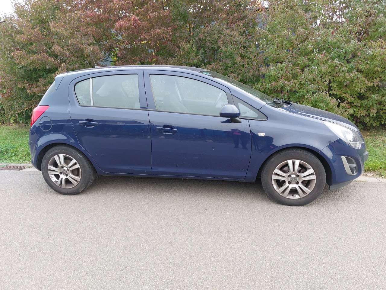 Opel corsa diesel bj 2013 2250 euro