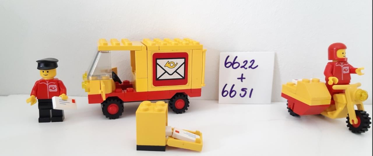 Lego Classic 6622 + 6651: postbode op motorfiets en postbus met chauffeur