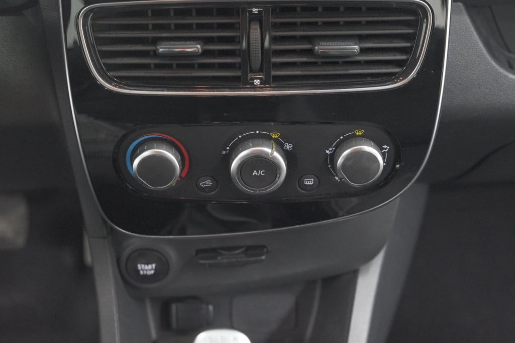 Renault Clio tce 90 limited | navigatie | parkeersensoren | cruise control 