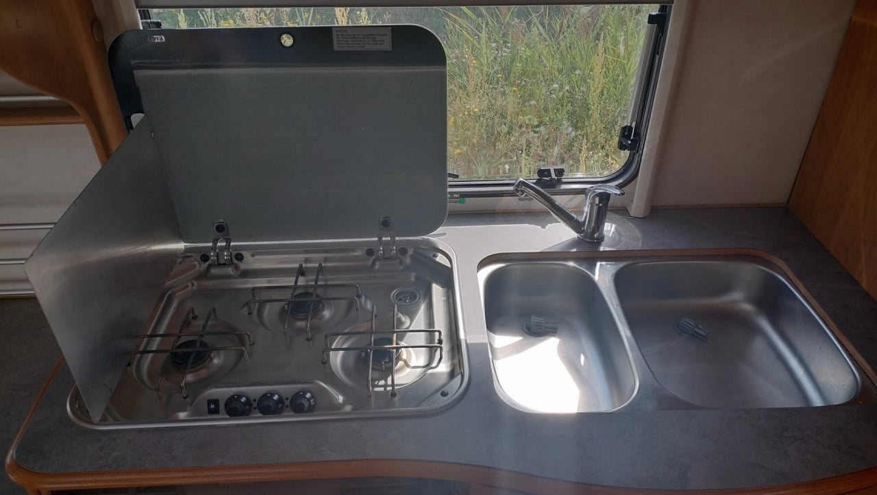 Eriba 545 met voortent en mover