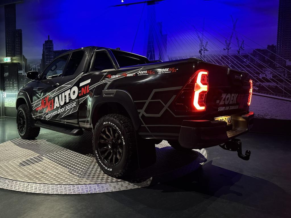Toyota Hilux 2.8 d-4d xtra cab invincible *leer*camera*navi*carplay*