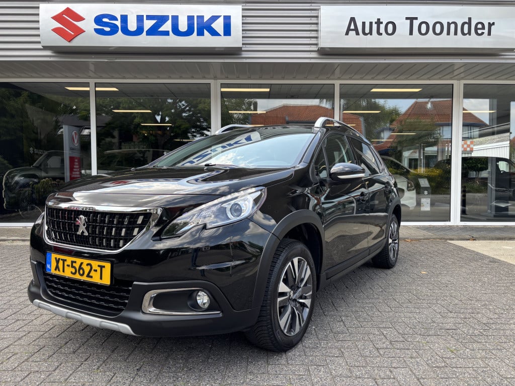 Peugeot 2008 allure 1.2-111pk/panoramadak