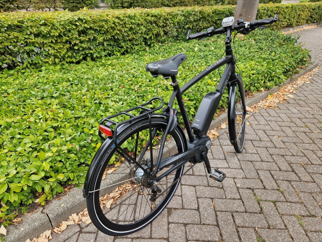 Keurig nette Gazelle elektrische heren fiets met Bosch middenmotor