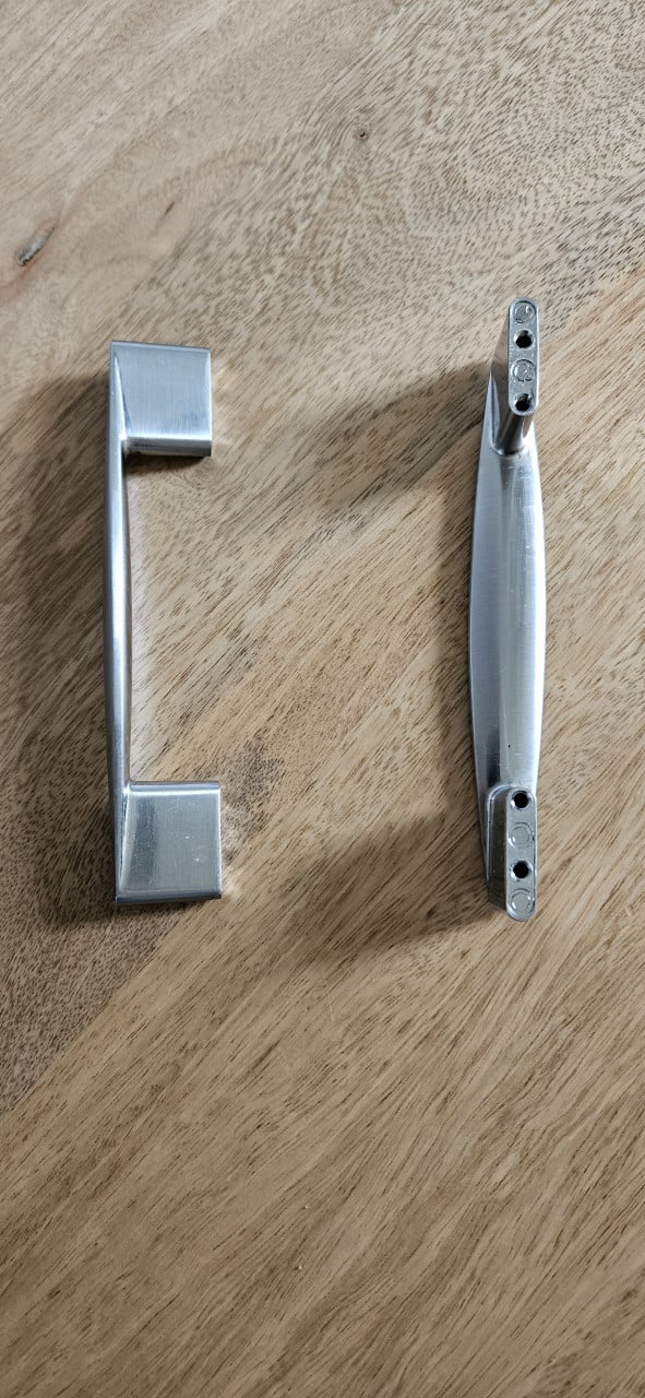 Deurgrepen keukenkastjes 128mm.   13 stuks. Nu voor 12.50 euro!!!