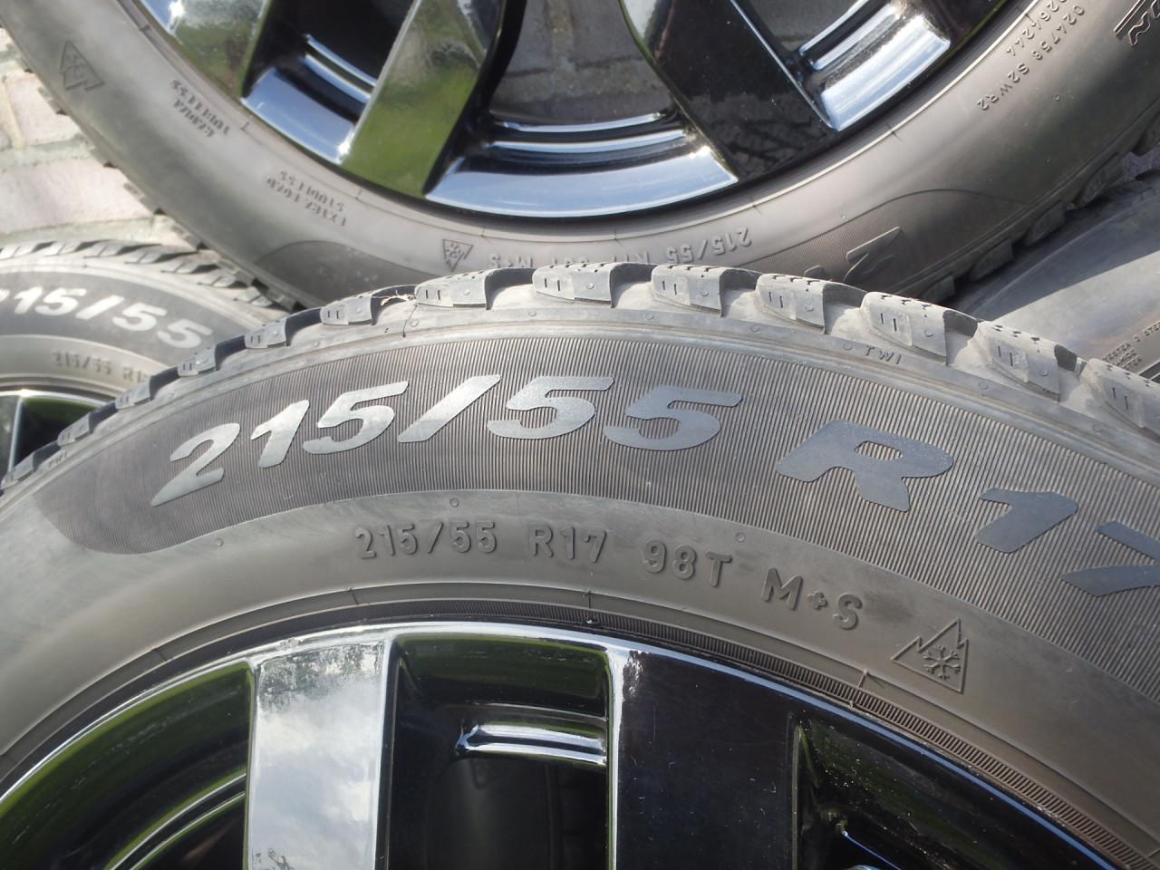 SET NIPPON velgen 7,5J x 17, steek 5x114,3 en ET47 met banden.