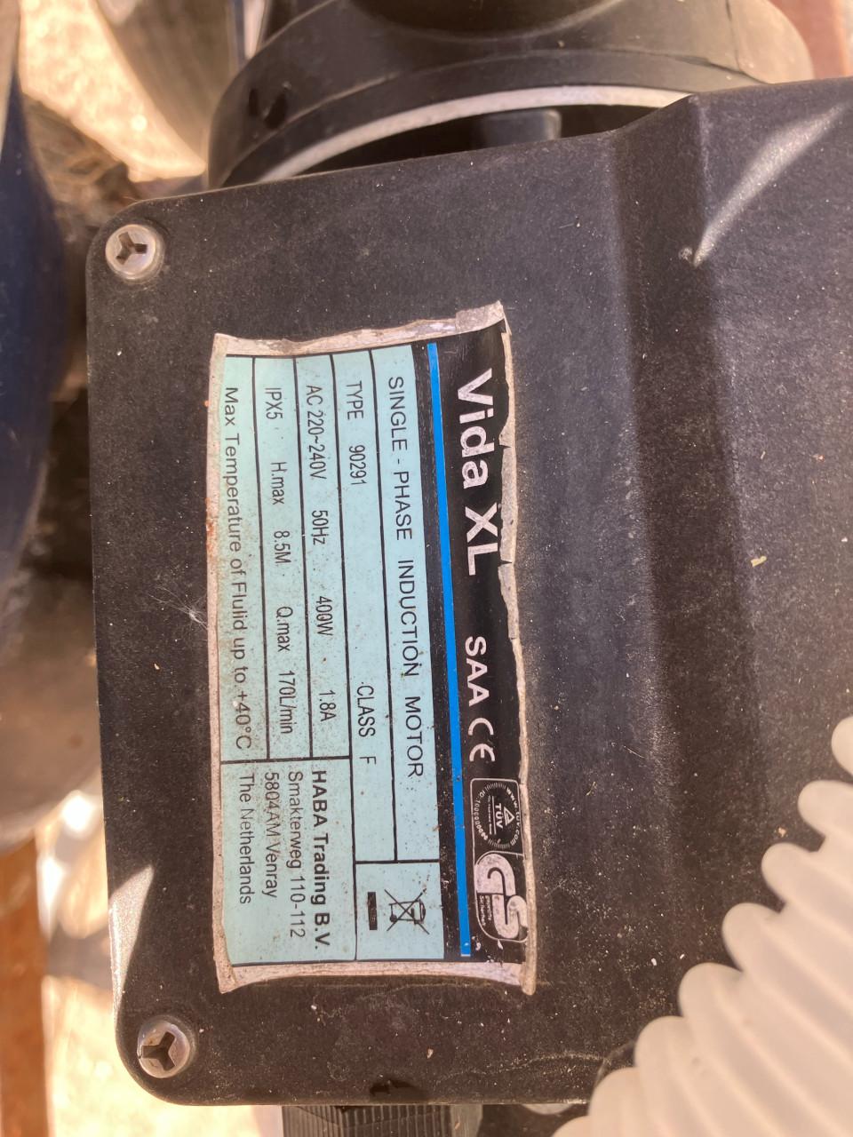 Pomp en warmtepomp zwembad