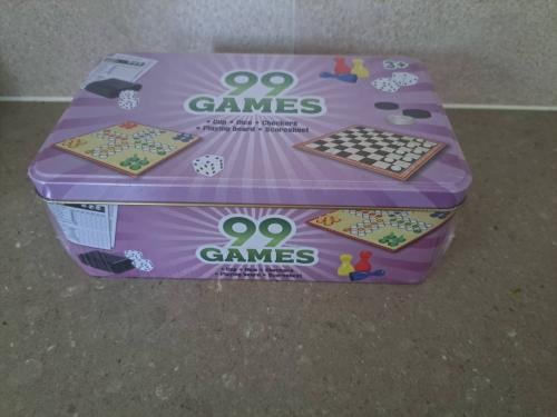 Nieuw nog in de verpakking 99 games box