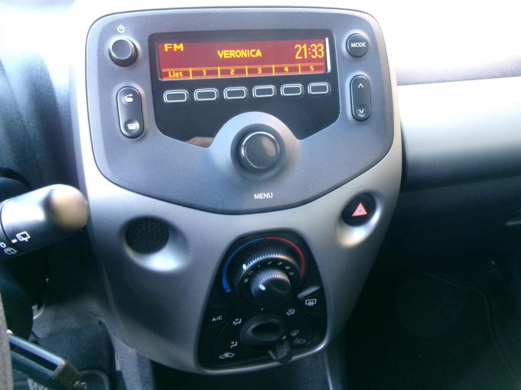 Peugeot 108 1.0 vti 5-drs, airco, bluetooth, 67000km. btw