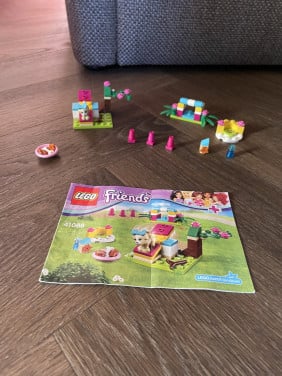 Lego Friends: Puppy training