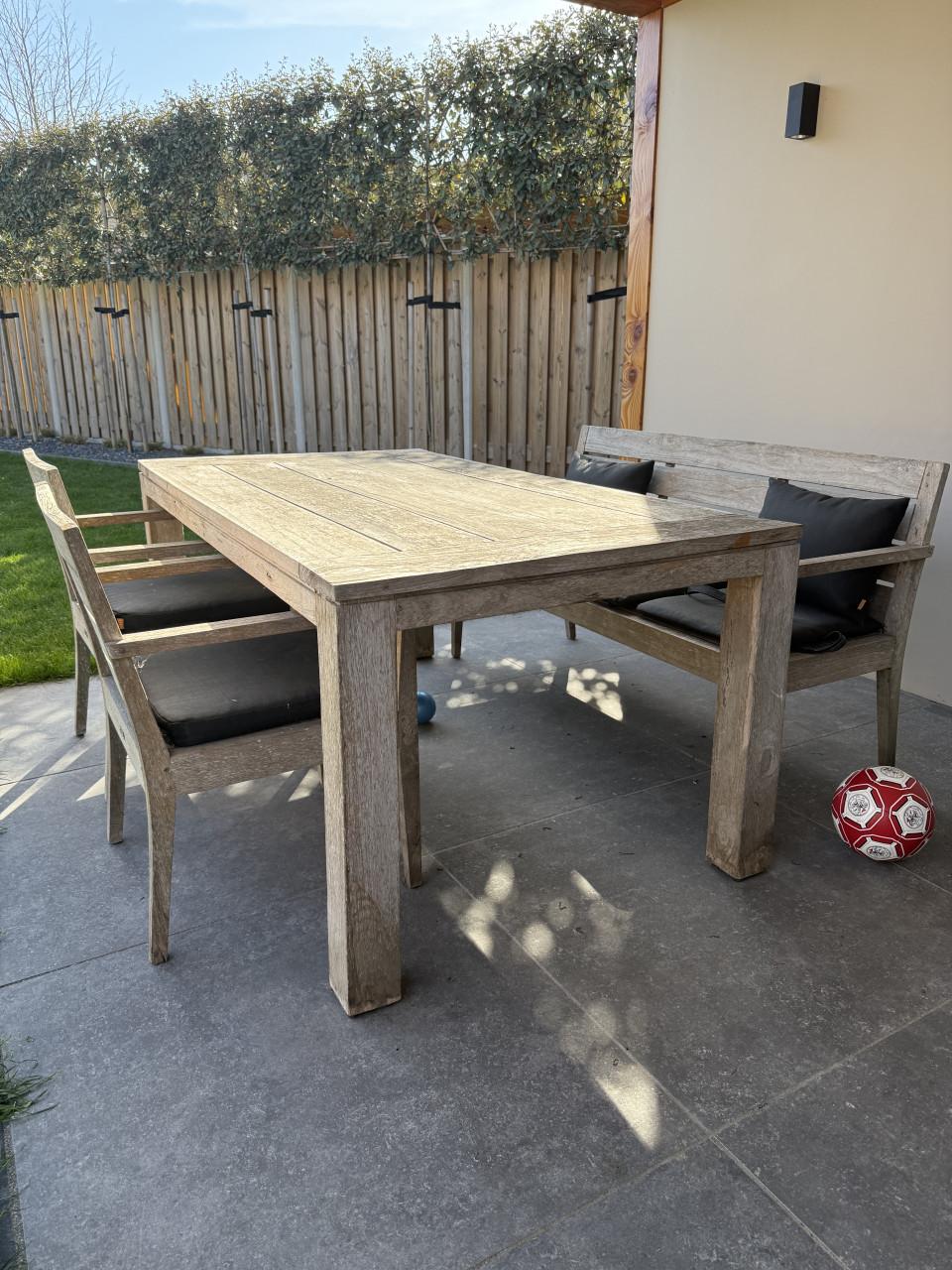 Life tuintafel met stoelen en bankje