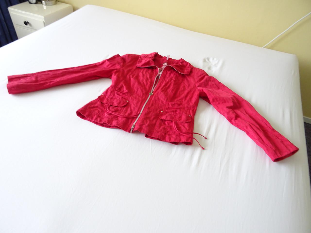 Rood Damesjasje Merk Gerry Weber Maat 38 € 14,50