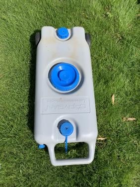 Carysan afvalwatertank van 23 liter met wielen