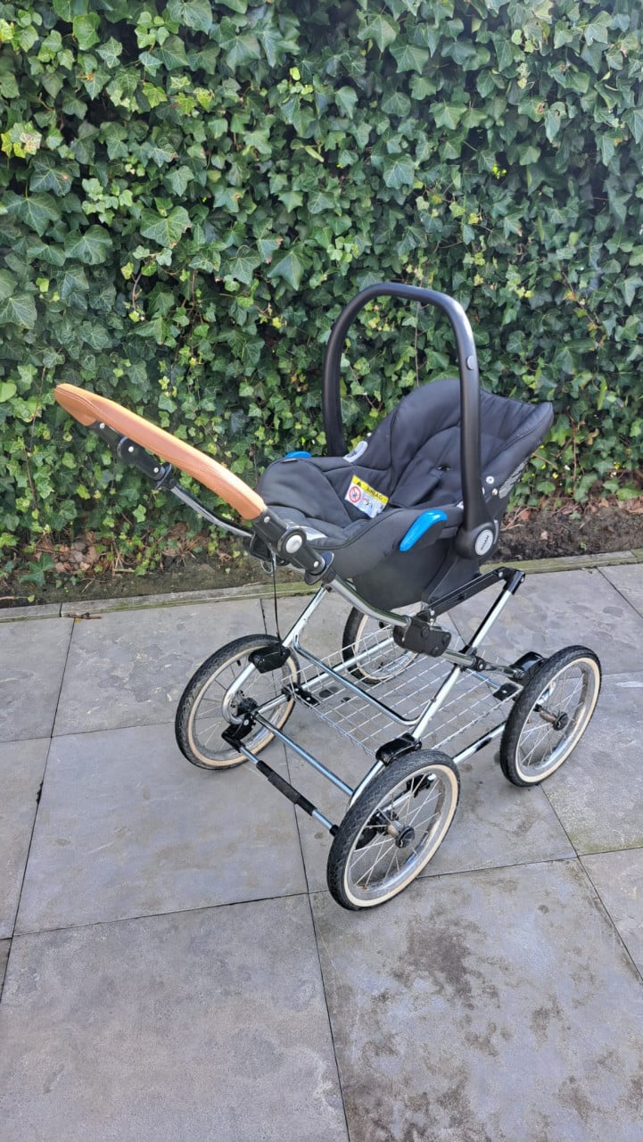 Retro kinderwagen