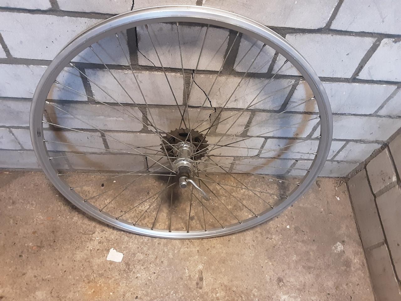28 inch shimano achterwiel, 7 speed cassette, uitvalnaaf