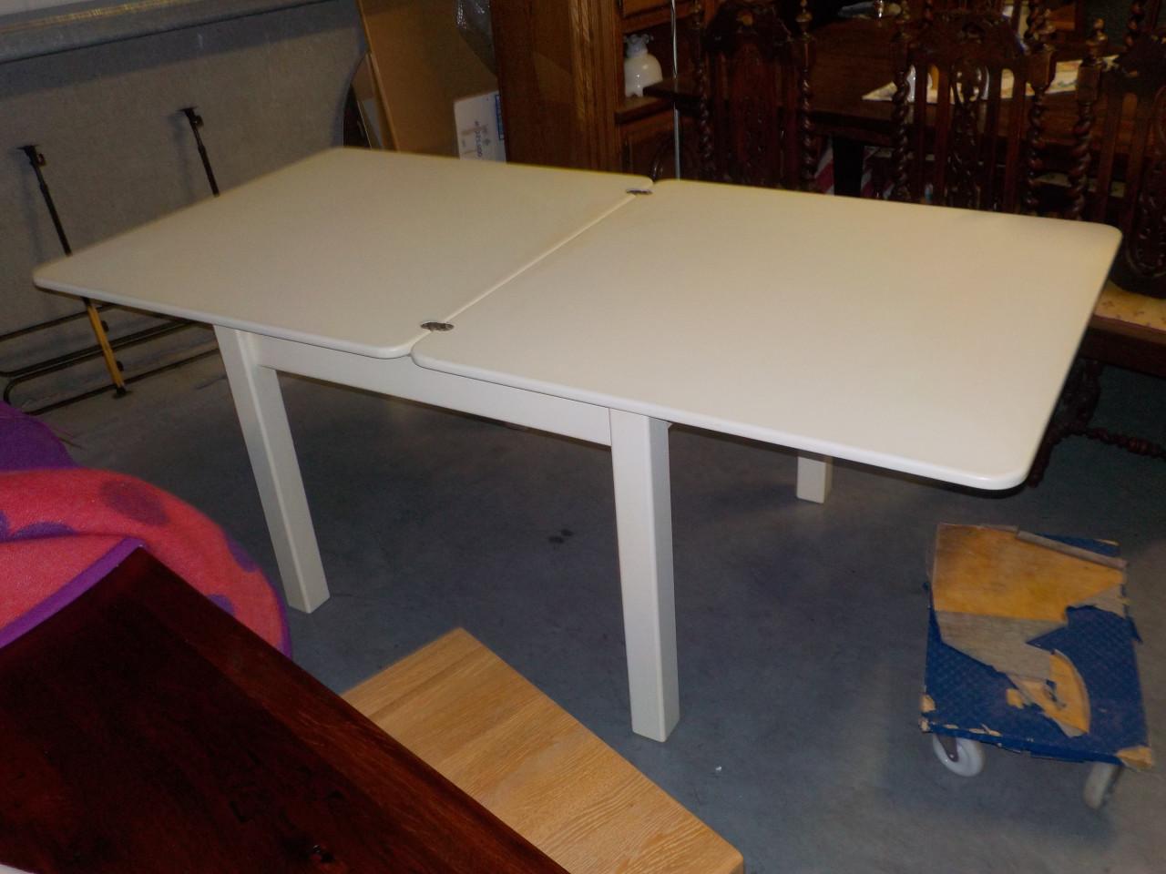 Mooie kwaliteit verlengbare tafel 100 x 100 , 200 x 100 cm  zeer goede staa