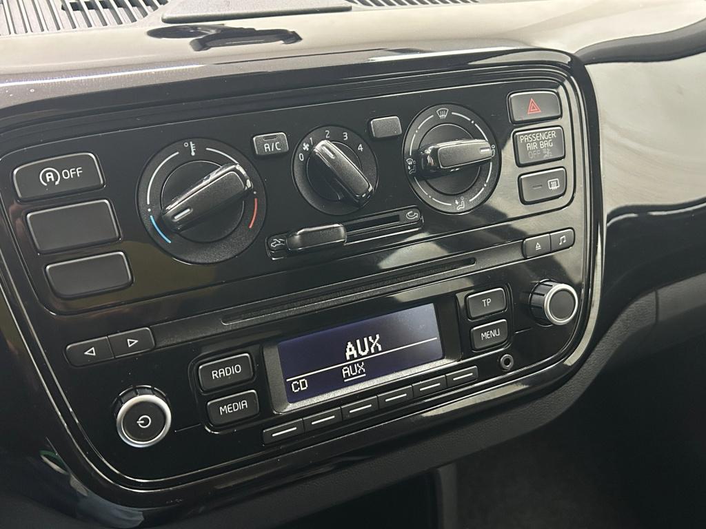 Volkswagen UP! occasion 1.0 move up! bluemotion | zwart | tweedehands volks