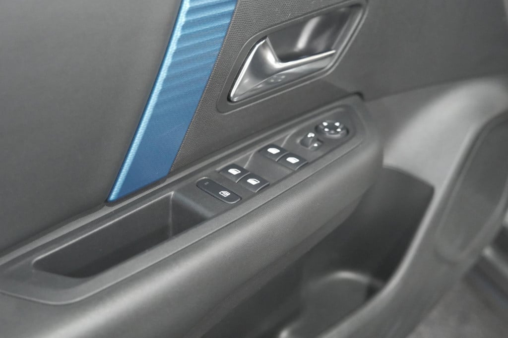 Citroen Ë-c4 shine 50 kwh | camera | pack winter | apple carplay | navigati
