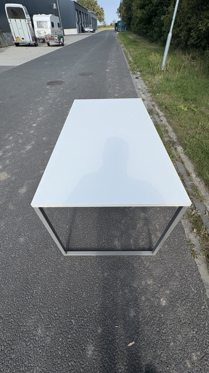 Kantinetafel