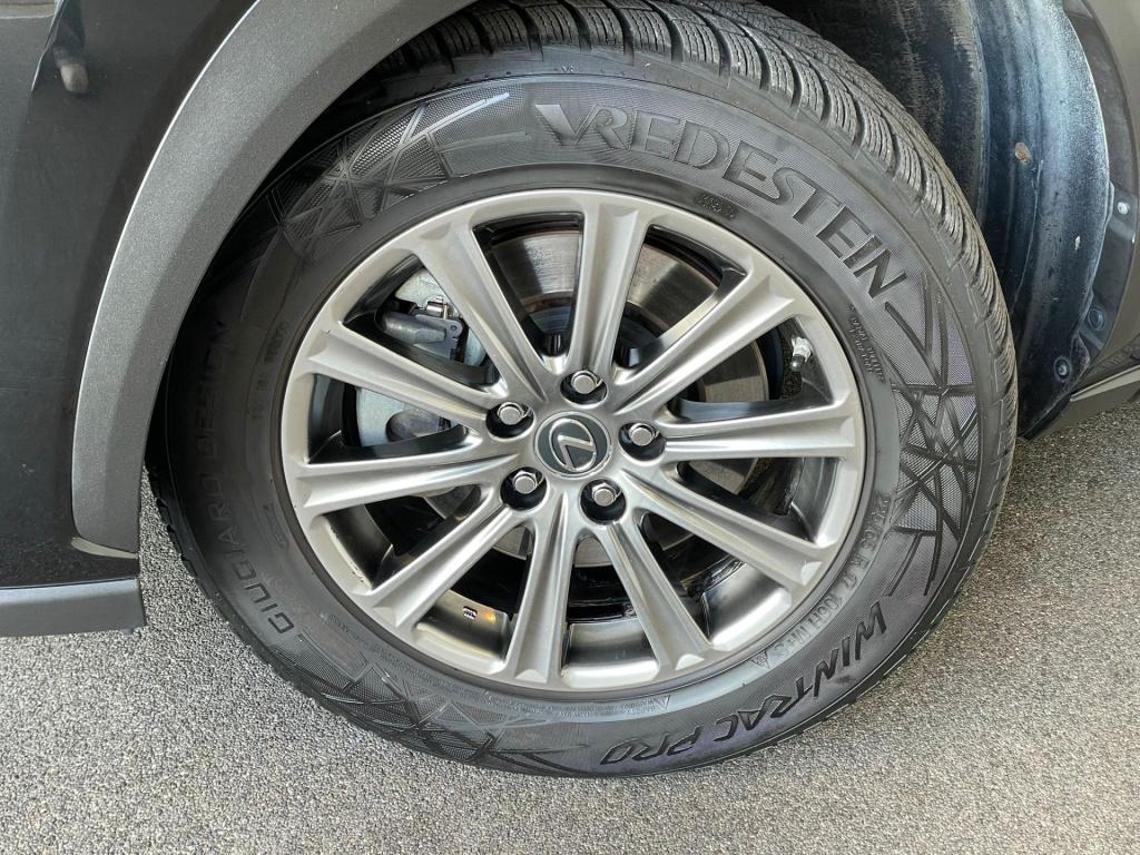 Lexus Nx 300h awd business line