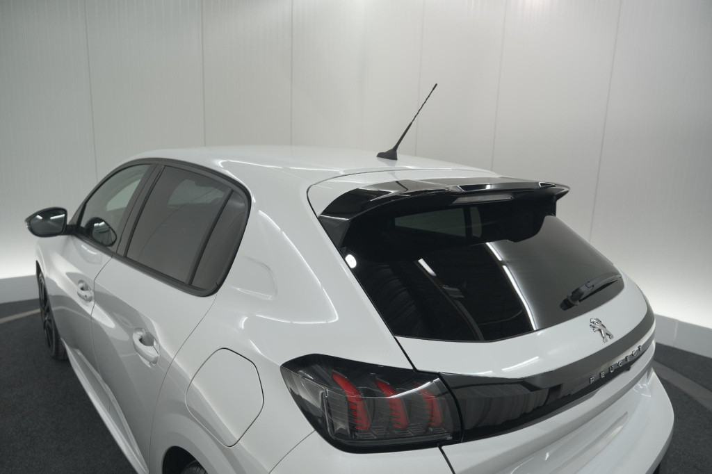 Peugeot 208 puretech 100 eat8 allure pack | camera | navigatie | apple carp