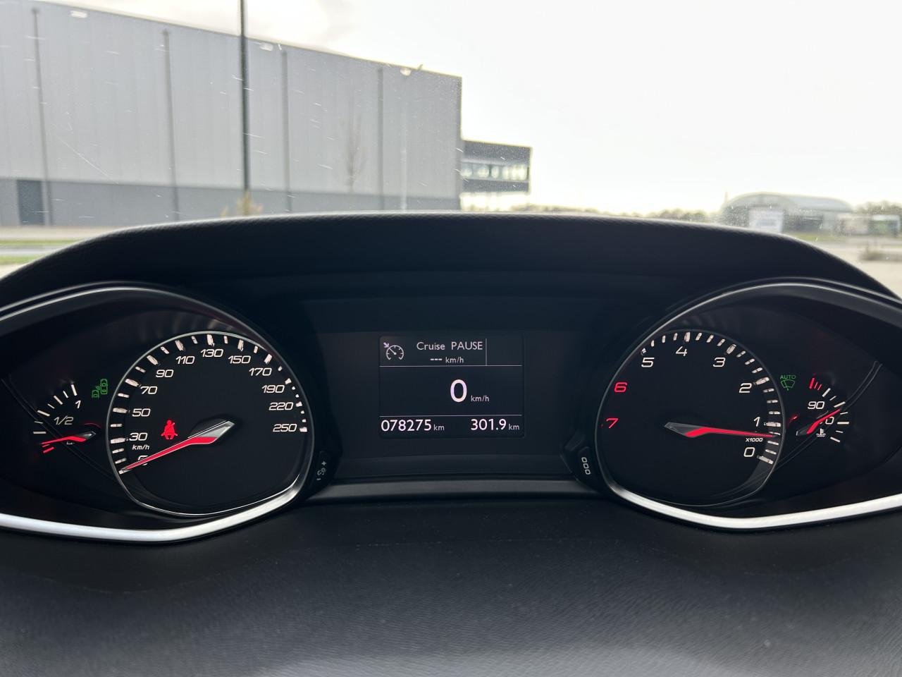 Peugeot 308 1.6 THP Allure 157 PK/PANO/CRUISE CONTR/KEY-LESS