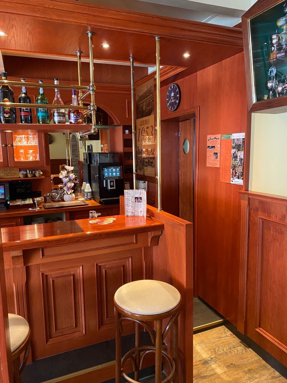 Cafe bar