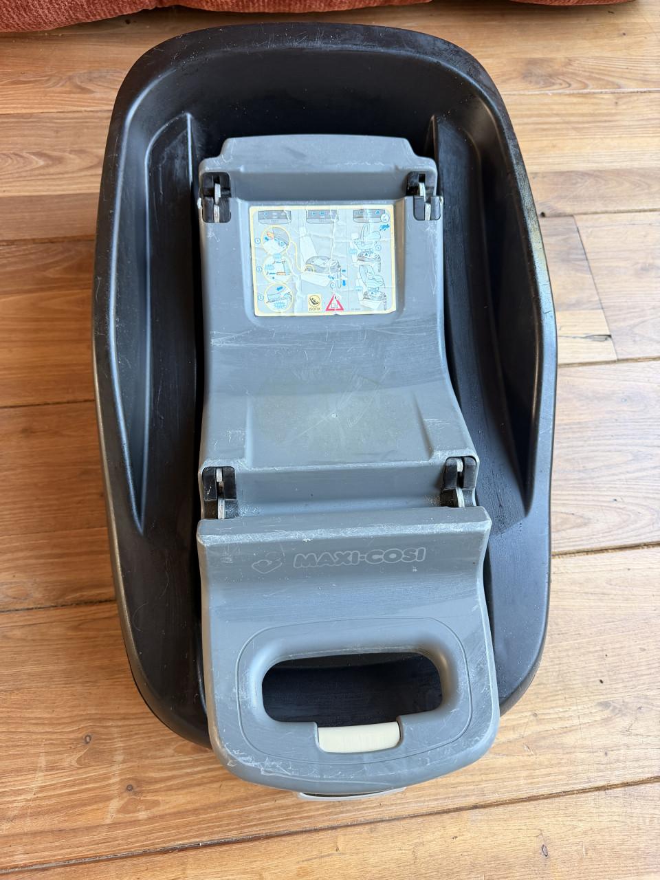 Maxi Cosi + base