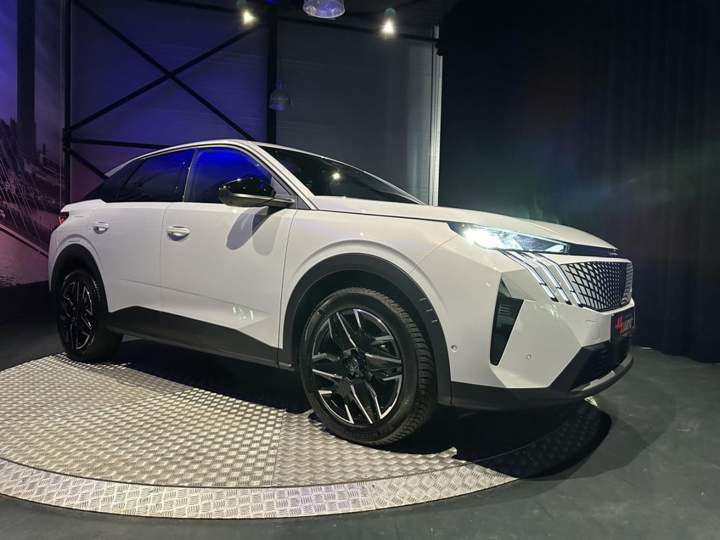 Peugeot 3008 1.2 hybrid 136 allure *nieuw model*360camera*