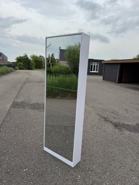 Schoenenkast met spiegel afm. H 185 B 64 D 20