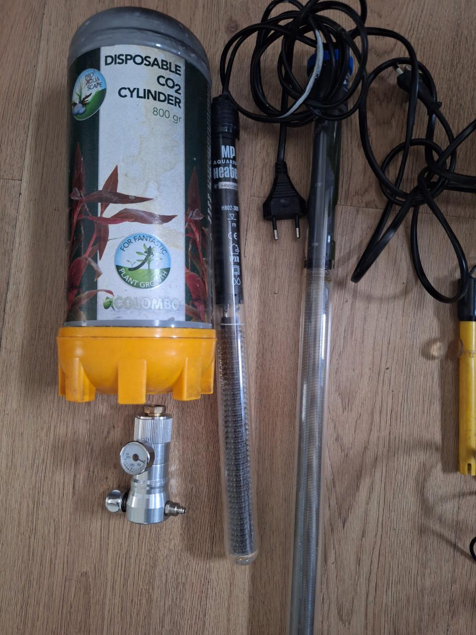 Aquqriums en wat spullen oa co2