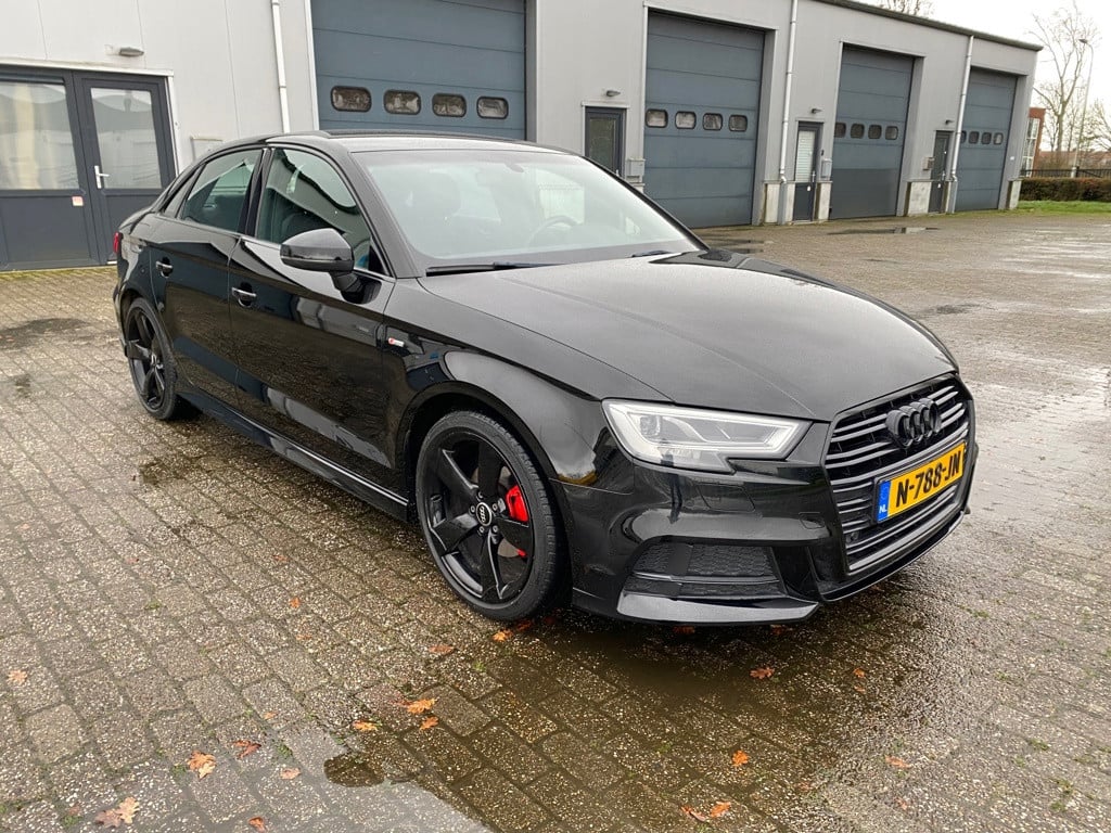 Audi A3 limousine 1.5 tfsi cod sport s line edition