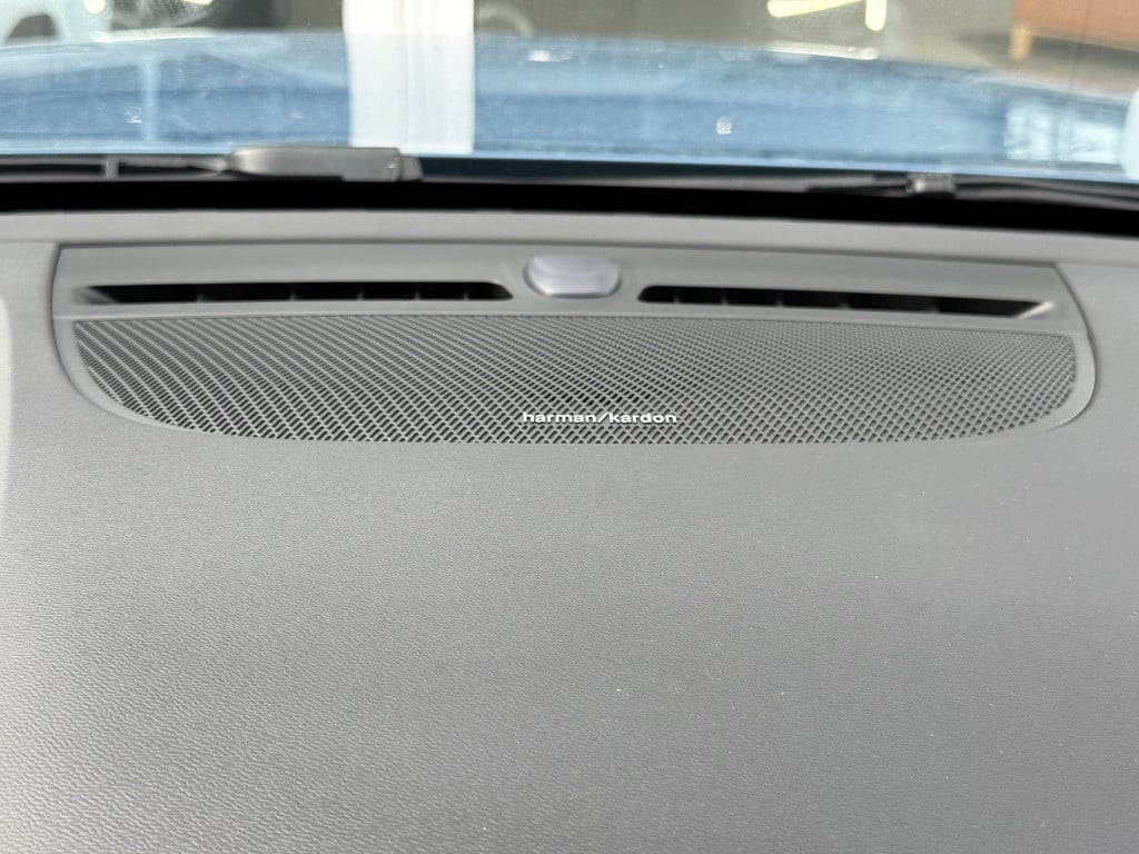 Volvo XC40 b4 197pk plus dark |adap.cruise| trekhaak | camera| elektrische