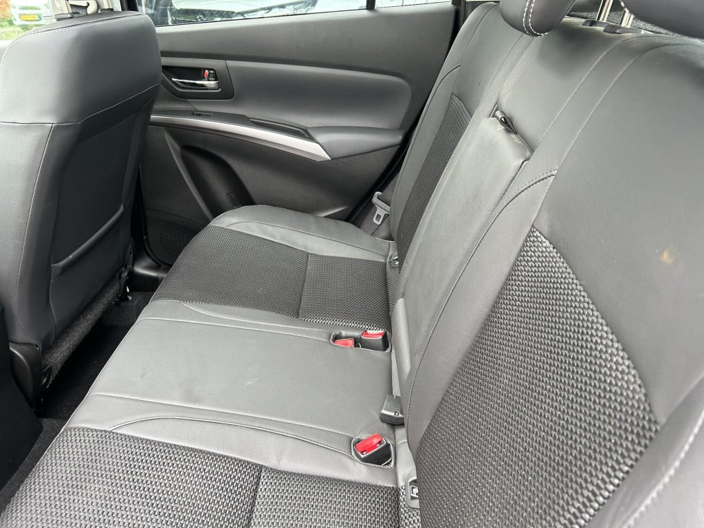 Suzuki Sx4 S-cross 1.5 hybrid allgrip style |panoramadak|apple carplay| tre
