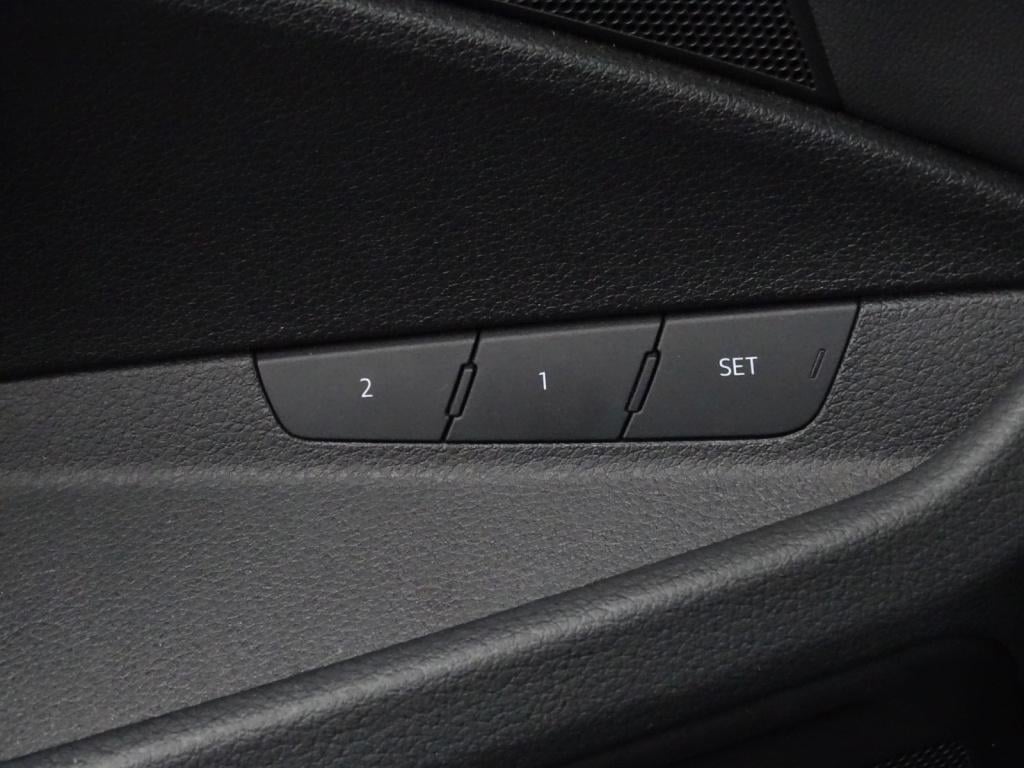 Audi E-tron e-tron 50 quattro launch edition plus 71 kwh | pano | trekhaak 