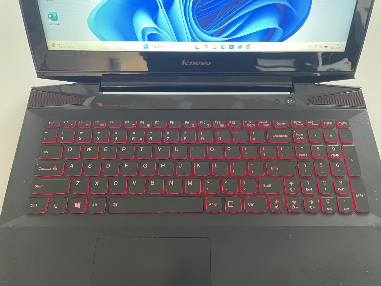 Game laptop met i7 processor en Office & Muis